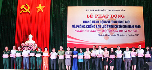 Lễ phát động Tháng hành động vì bình đẳng giới và phòng, chống bạo lực  trên cơ sở giới năm 2019. Ảnh: BKH