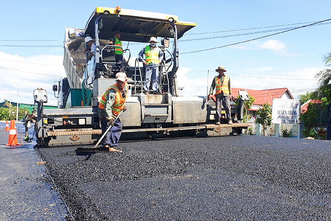 Quốc lộ 26 nối Khánh Hòa - Đắk Lắk  được nâng cấp, mở rộng.