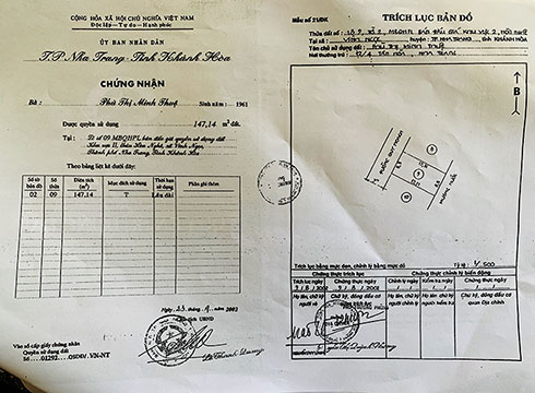 UBND TP. Nha Trang cấp sỏ đỏ lô đất số 8 và số 9 cho bà Thuệ nhưng có một phần diện tích trùng lắp lên lô đất số 271 của ông Thả.  