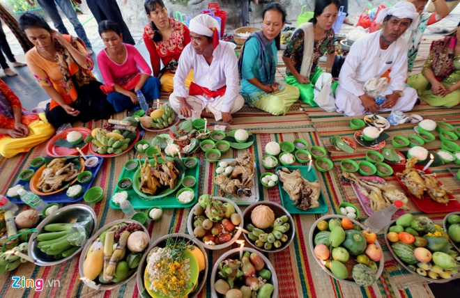 Dung le hoi Thap Ba Ponagar vi dich Covid-19 hinh anh 1 2_zing_1.jpg