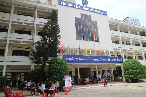 Trường Đại học Khánh Hòa. 