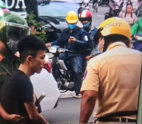 Nghi phạm đang bị truy lùng