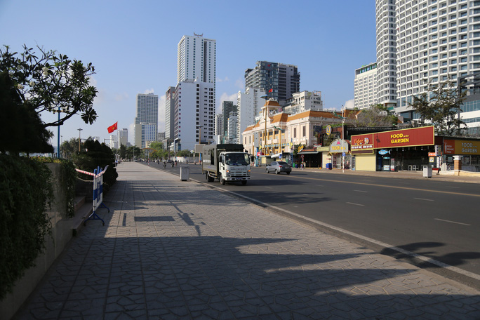 Sáng ở Nha Trang trong ngày đầu cách ly toàn xã hội - Ảnh 3.