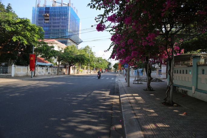 Sáng ở Nha Trang trong ngày đầu cách ly toàn xã hội - Ảnh 12.