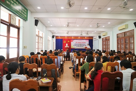 Quang cảnh lễ khai giảng lớp học. 