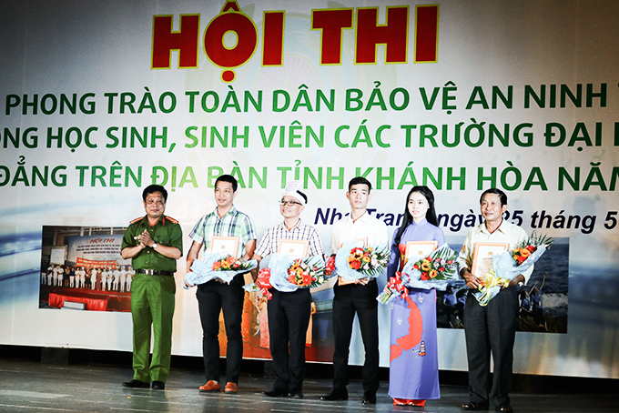 Đội thi của trường tham gia và đạt giải tại hội thi tìm hiểu phong trào  Toàn dân bảo vệ an ninh Tổ quốc năm 2019.