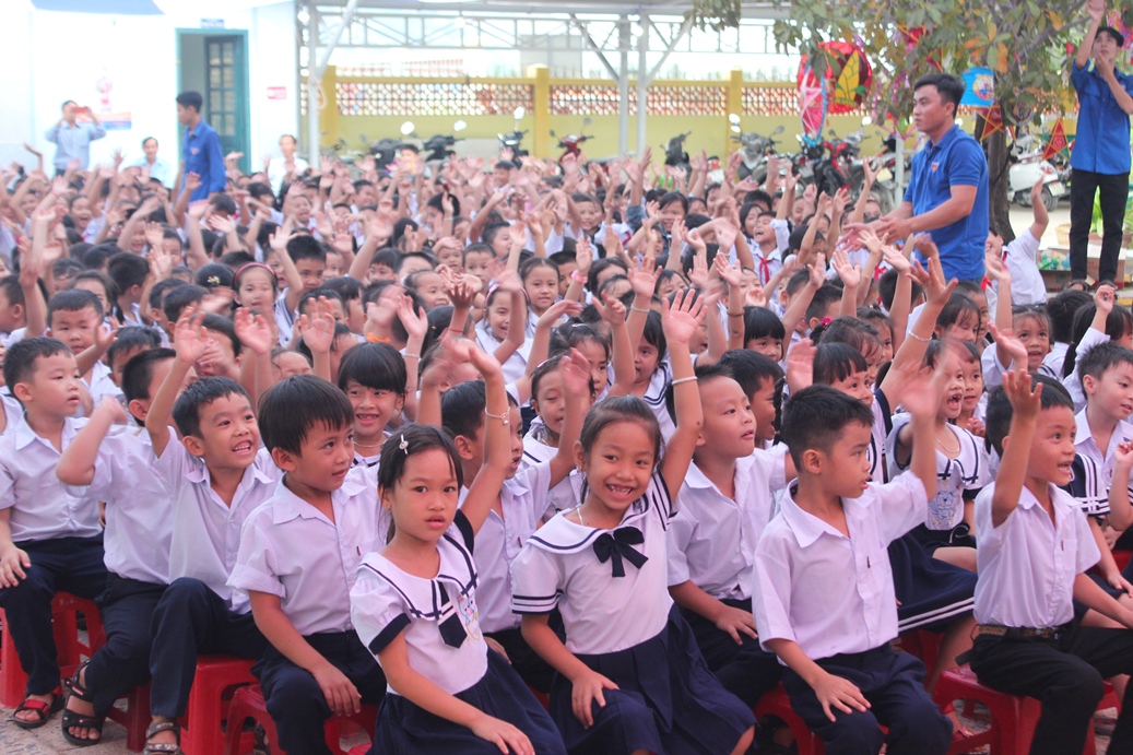 Náo nức chờ đón đêm trăng.