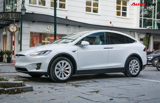 Hàng hiếm Tesla Model X gặp nạn tại Nha Trang, có một chi tiết được cư dân mạng hết lời khen ngợi - Ảnh 3.