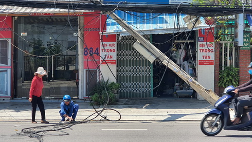 Viễn thông Khánh Hòa điều động lực lượng tới hiện trường để khắc phụ hư hỏng