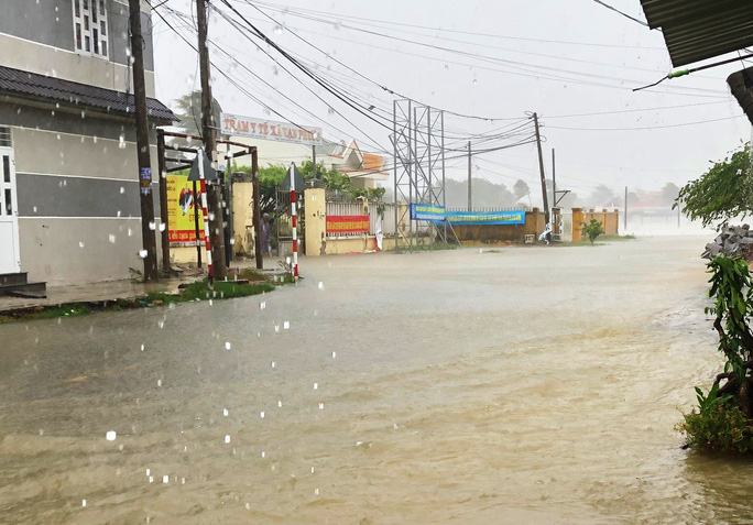 Khánh Hòa: Thiệt hại ban đầu do bão số 12  - Ảnh 4.