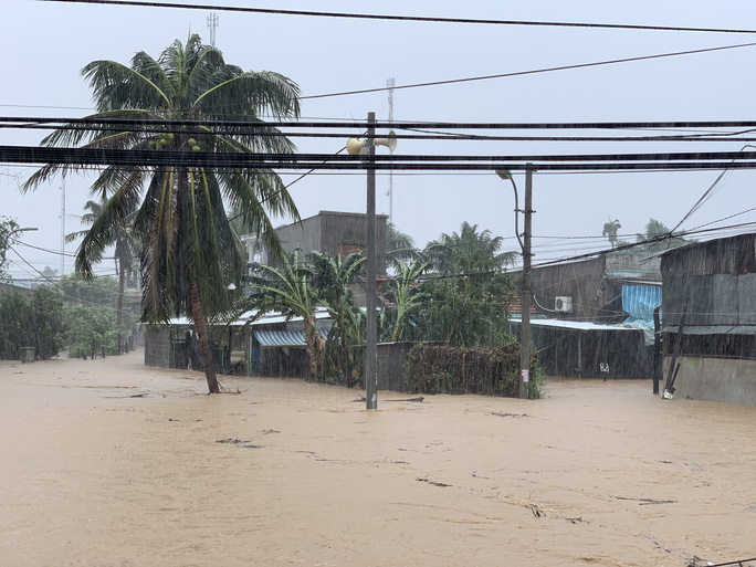 Khánh Hòa: Thiệt hại ban đầu do bão số 12  - Ảnh 8.