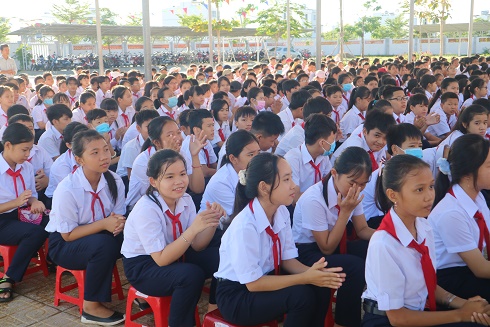 Học sinh Trường THCS Cao Bá Quát (TP. Nha Trang).