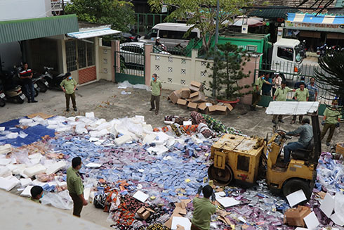 Toàn cảnh buổi tiêu hủy