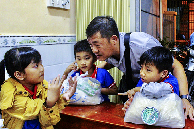 Anh Thái luôn tâm niệm: “Sống là cho đi,  đâu chỉ nhận cho riêng mình”.