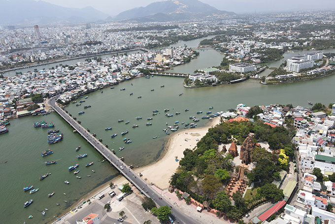 Một góc Tp. Nha Trang. Ảnh: Mã Phương