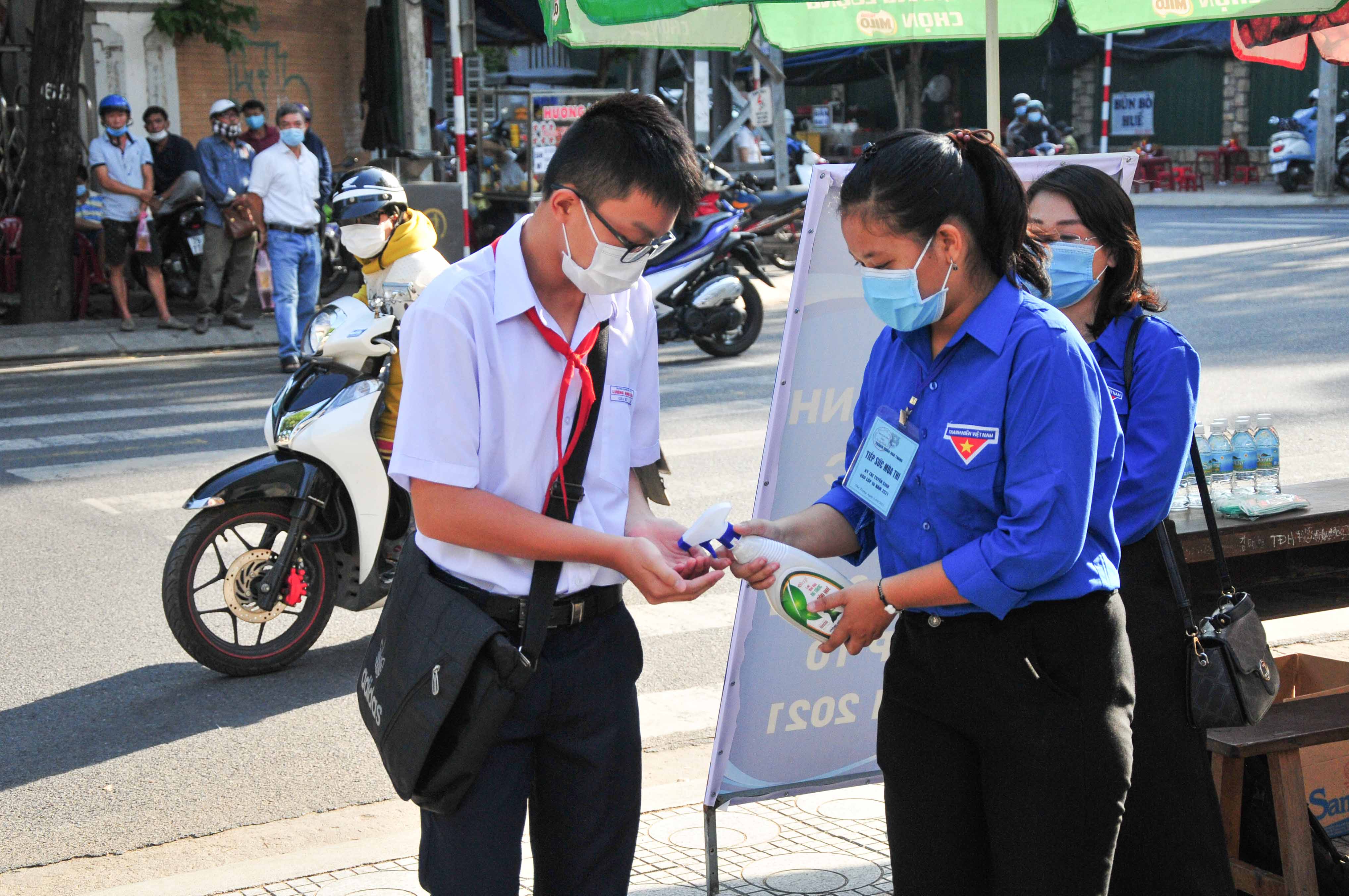 Thành đoàn Nha Trang triển khai tiếp sức mùa thi tại 8 điểm thi trên địa bàn thành phố