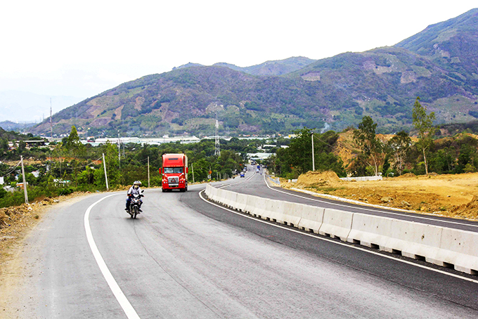 Quốc lộ 1 qua địa bàn TP. Nha Trang. Ảnh minh họa