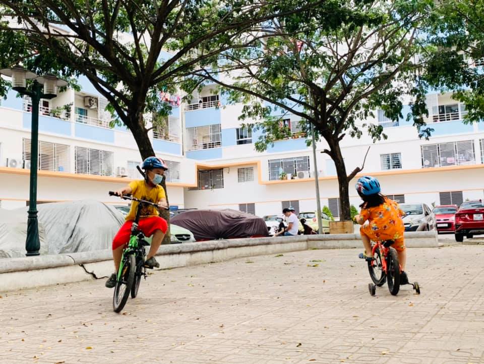 Người dân sinh sống, làm việc tại các chung cư phải thực hiện nghiêm việc đeo khẩu trang khi ra khỏi nhà