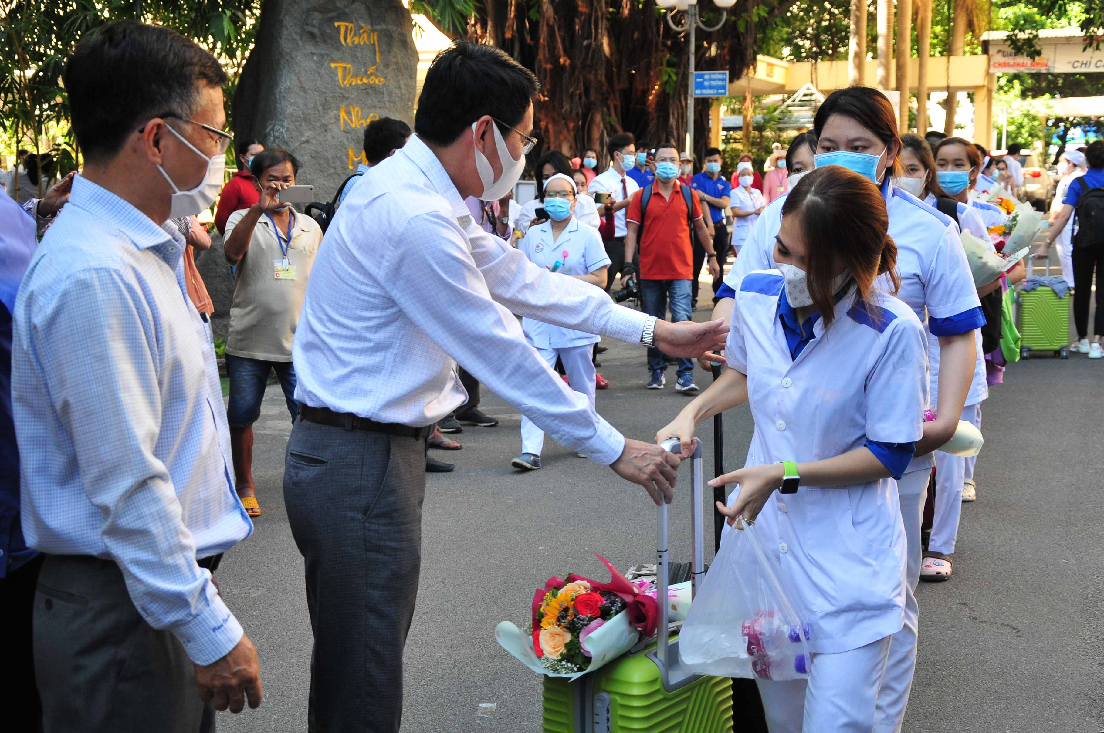 Lãnh đạo tỉnh động viên, tiễn đoàn