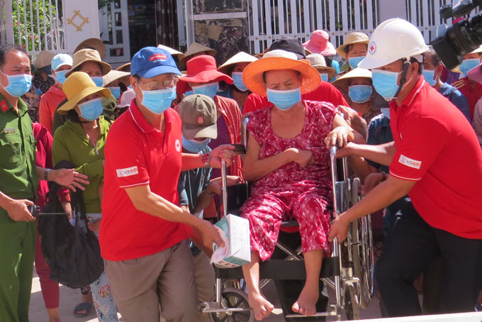 Tập huấn ứng phó với bão lũ tại phường Ninh Hà