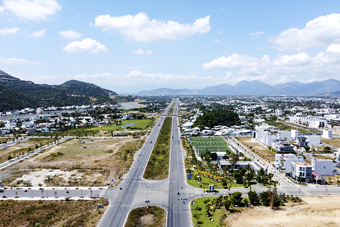 Trục đường Võ Nguyên Giáp kết nối trung tâm TP. Nha Trang với trung tâm huyện Diên Khánh.