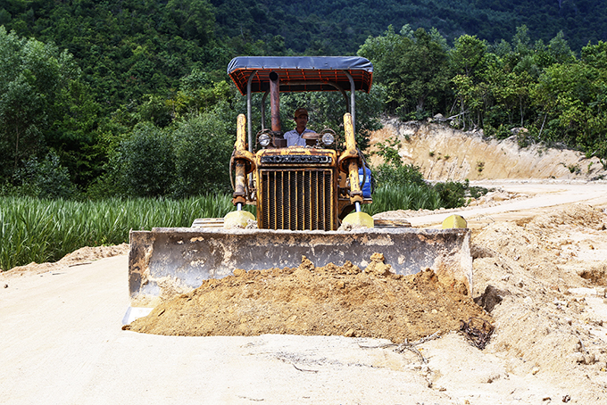 Thi công đường vận hành tại dự án Hồ chứa nước sông Chò 1