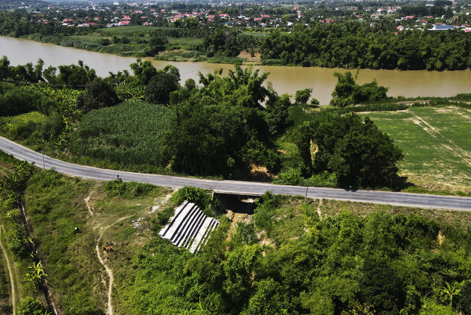  Tỉnh lộ 8 có chiều dài gần 49km, điểm đầu giao Quốc lộ 1 tại huyện Diên Khánh, điểm cuối giao Quốc lộ 26 thuộc thị xã Ninh Hòa. Theo định hướng quy hoạch đến năm 2030, tuyến đường được nâng cấp cải tạo đạt tiêu chuẩn thiết kế đường cấp III. Đây là trục đường chính trong khu vực, lưu lượng xe ngày càng tăng, nhiều loại xe có tải trọng lớn thường xuyên lưu thông.