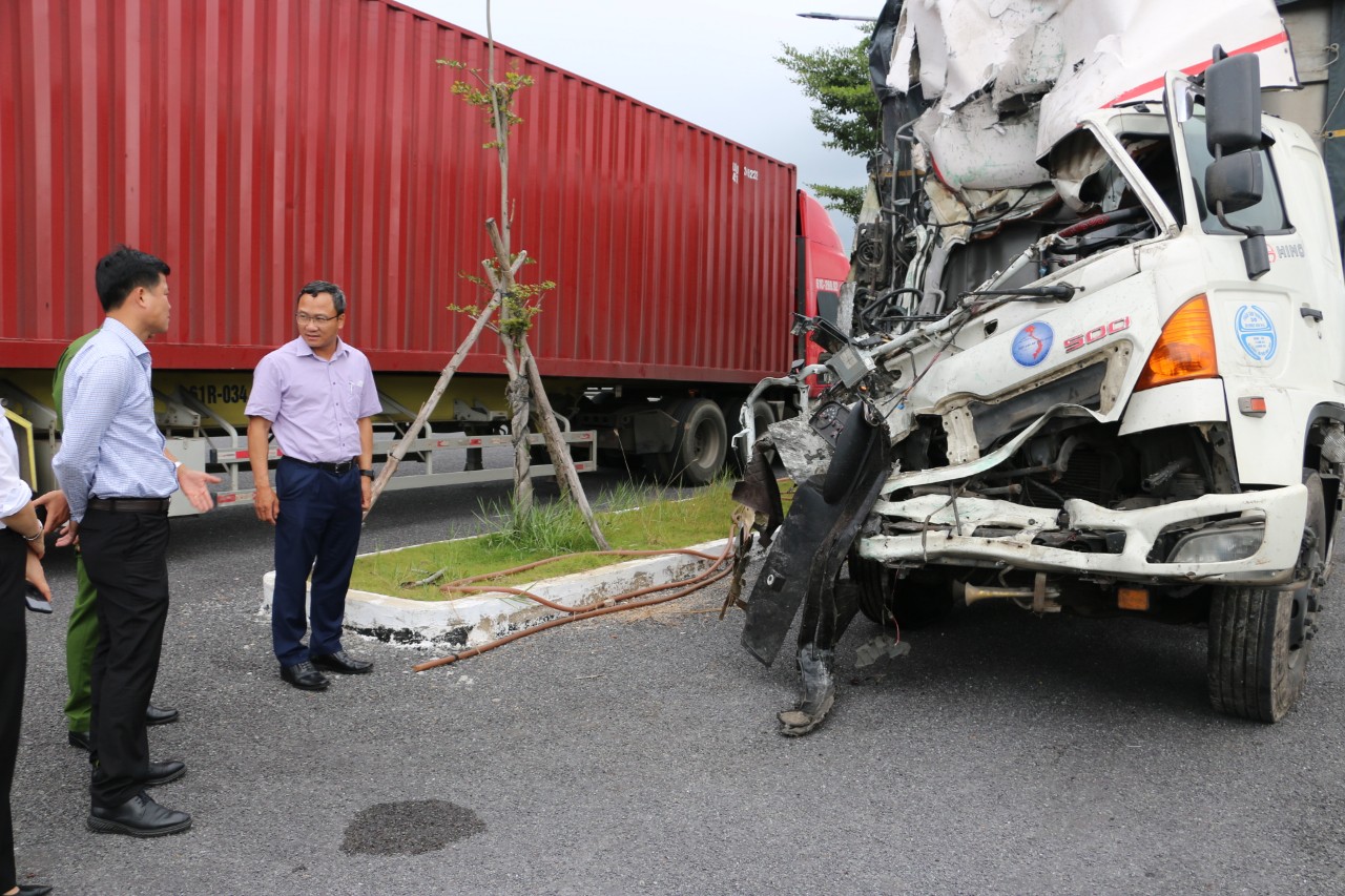 Chiếc xe tải gây tai nạn giao thông.