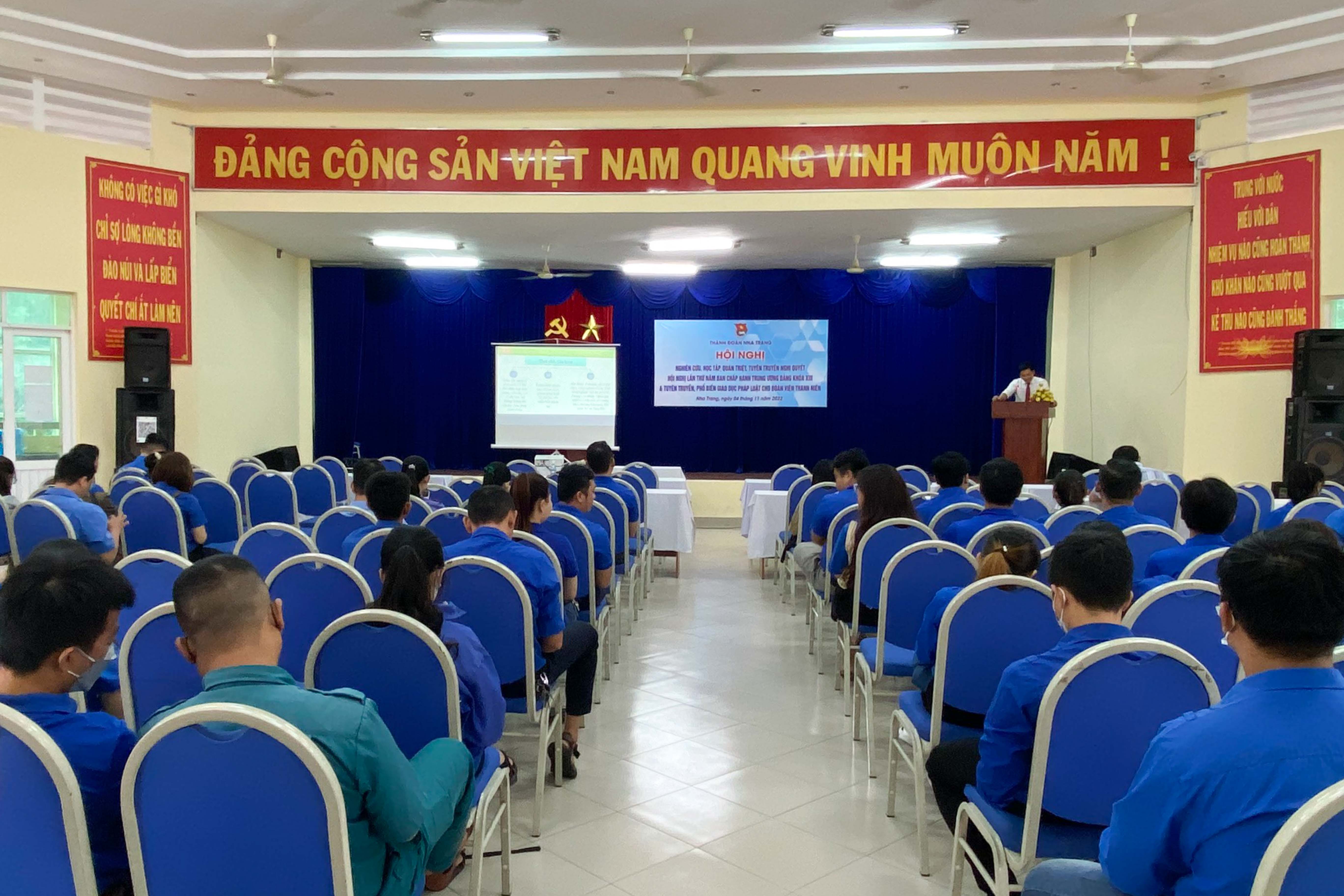 Quang cảnh hội nghị