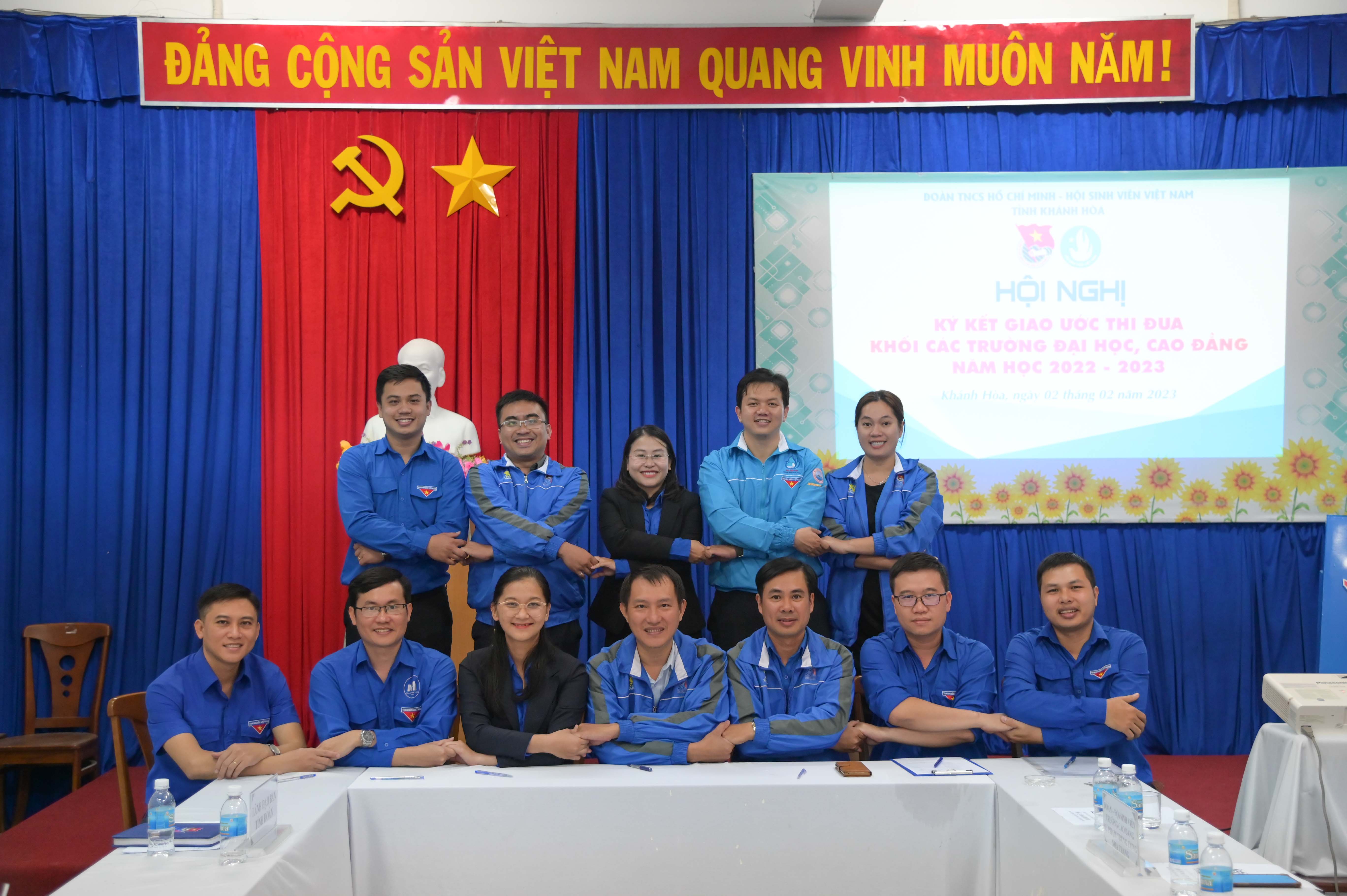 Đoàn thanh niên các trường đại học, cao đẳng ký kết giao ước thi đua 