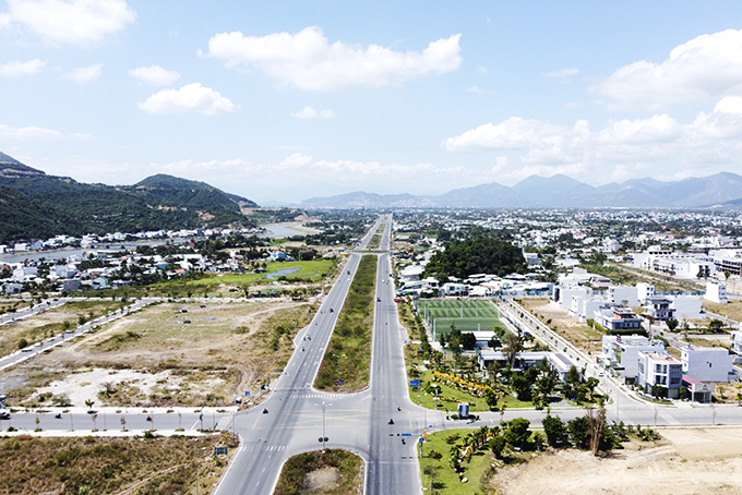 Một góc phía tây TP. Nha Trang.