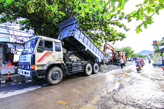 Đường Nguyễn Xiển thường xuyên được bảo trì, sửa chữa.