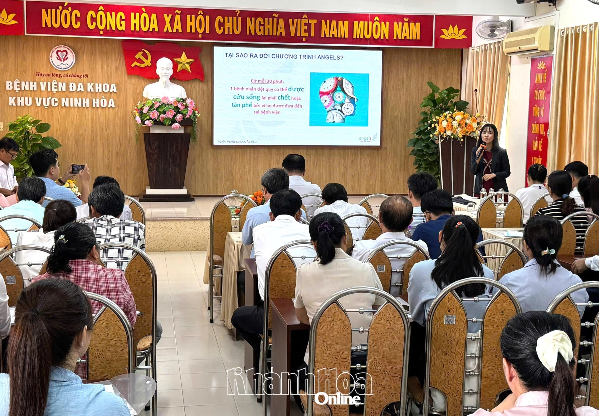 Quang cảnh hội thảo.