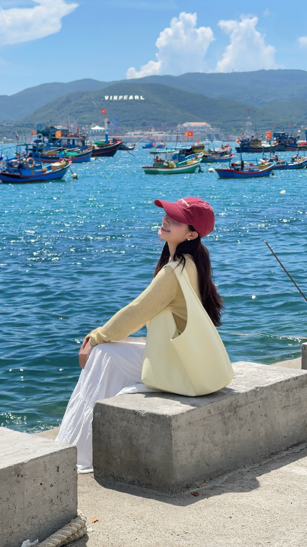 View triệu đô ở Nha Trang gây sốt, nhiều người dậy sớm xếp hàng chụp ảnh - 4 View triệu đô ở Nha Trang gây sốt, nhiều người dậy sớm xếp hàng chụp ảnh - 4