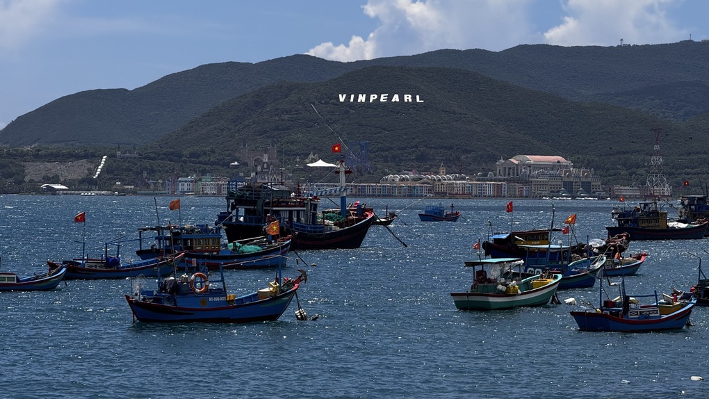 View triệu đô ở Nha Trang gây sốt, nhiều người dậy sớm xếp hàng chụp ảnh - 5 View triệu đô ở Nha Trang gây sốt, nhiều người dậy sớm xếp hàng chụp ảnh - 5