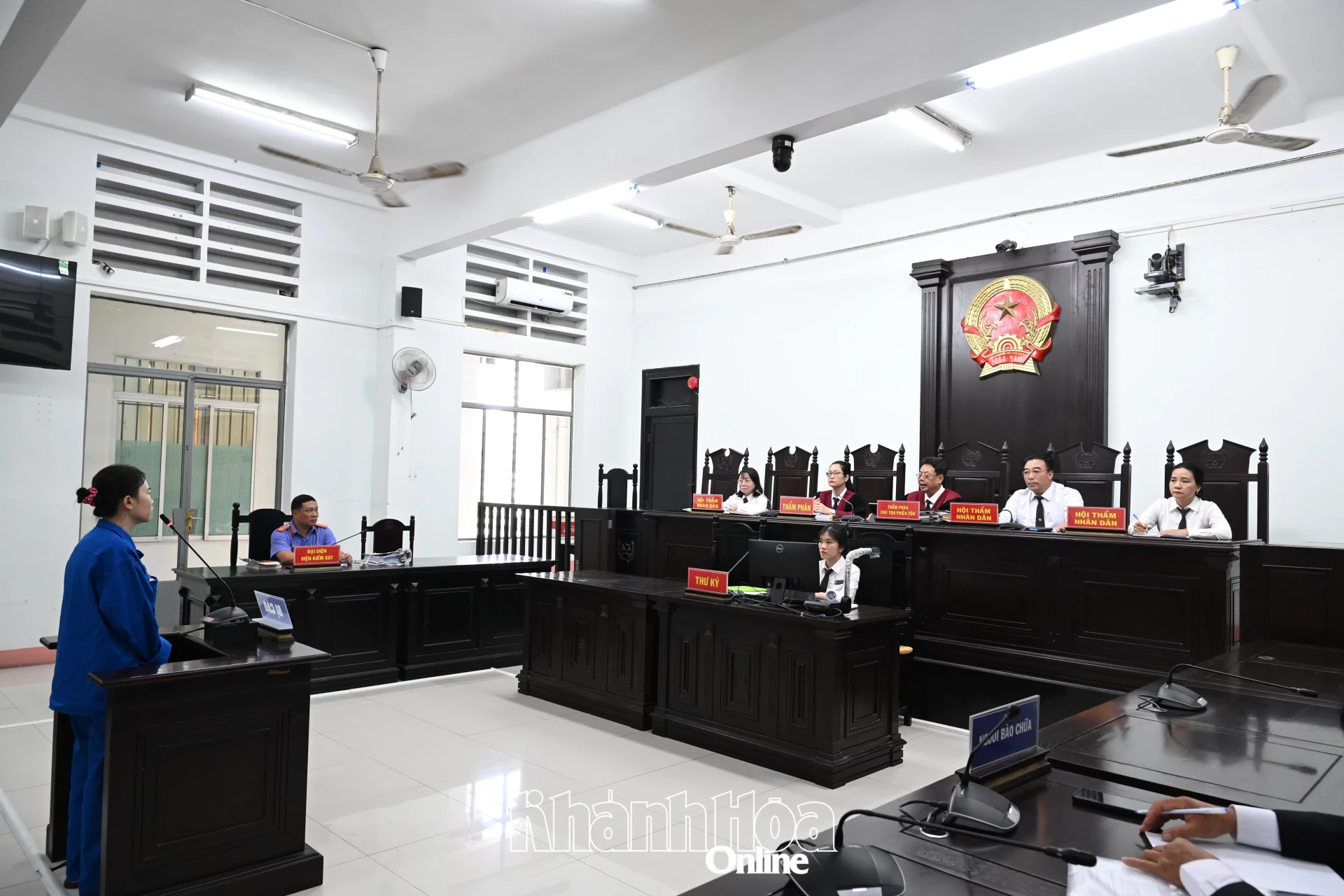 Quang cảnh phiên tòa.