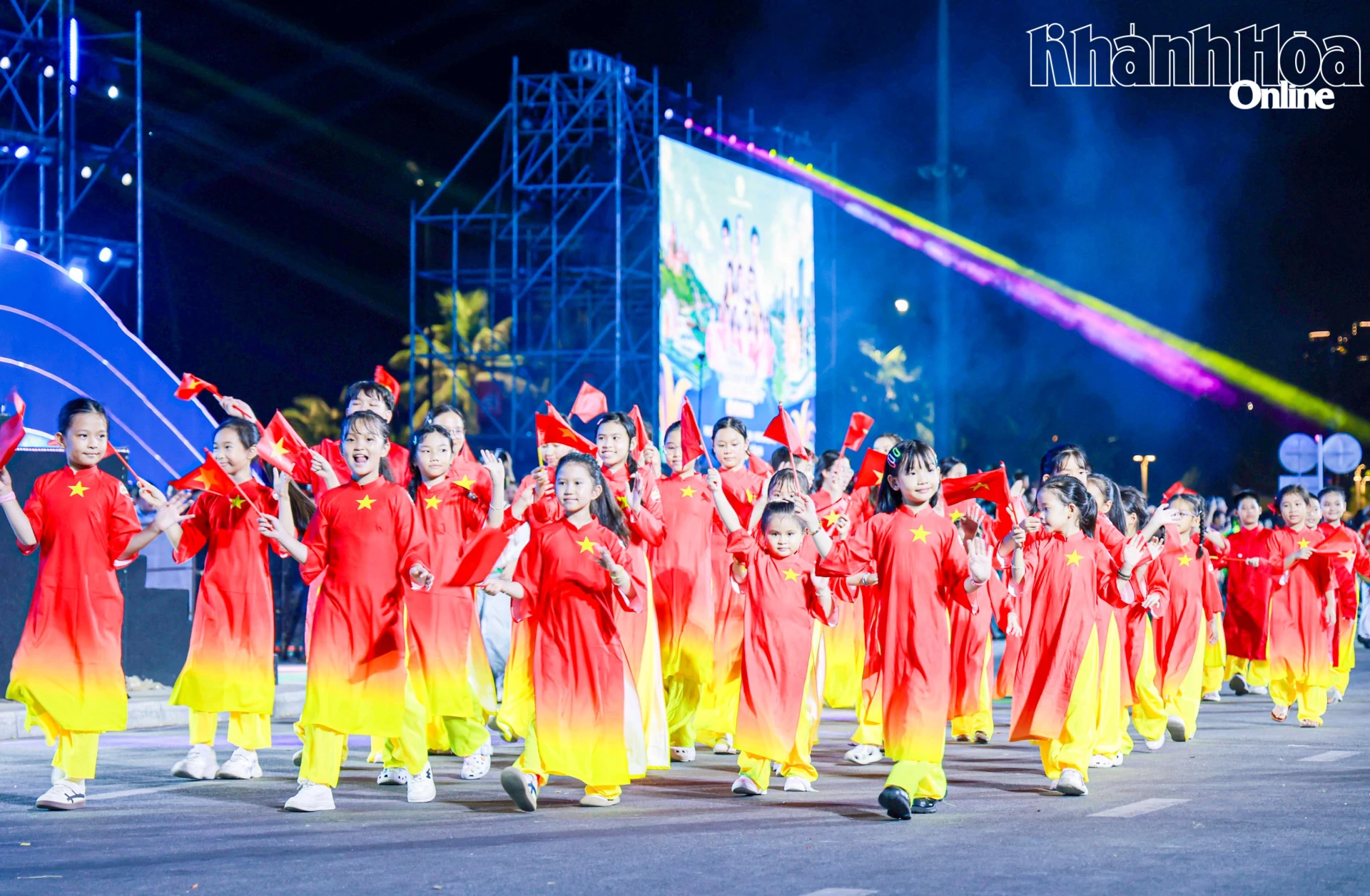Thiếu nhi Khánh Hòa tham gia Festival Biển Khánh Hòa năm 2026.