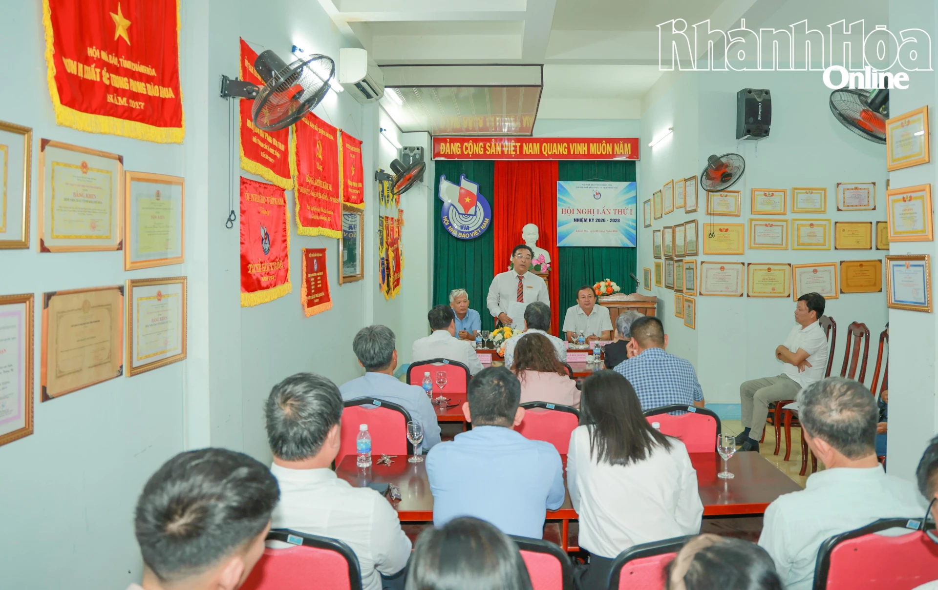 Quang cảnh hội nghị.