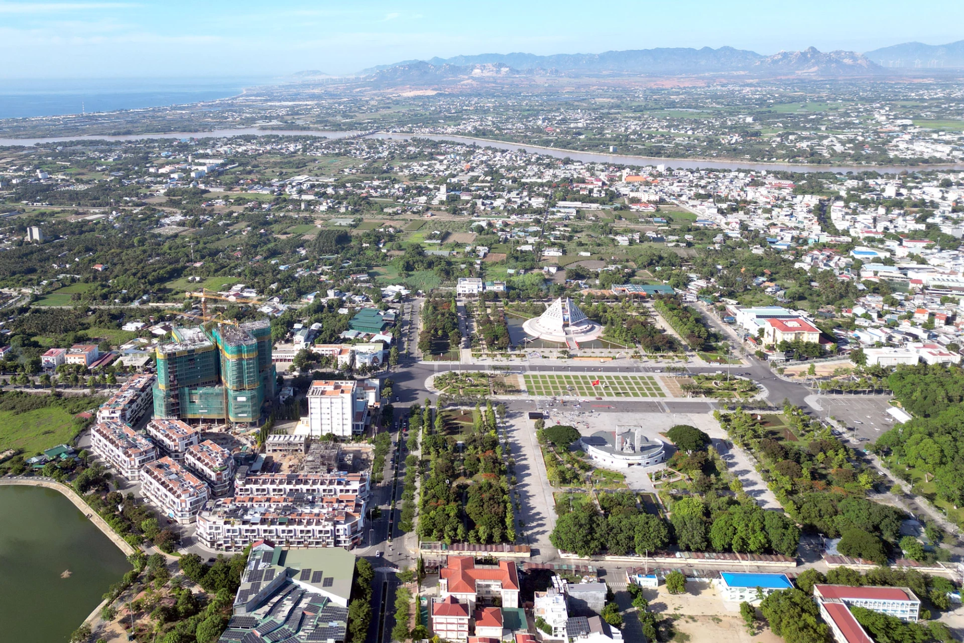 Thị trường bất động sản phát triển ổn định, minh bạch