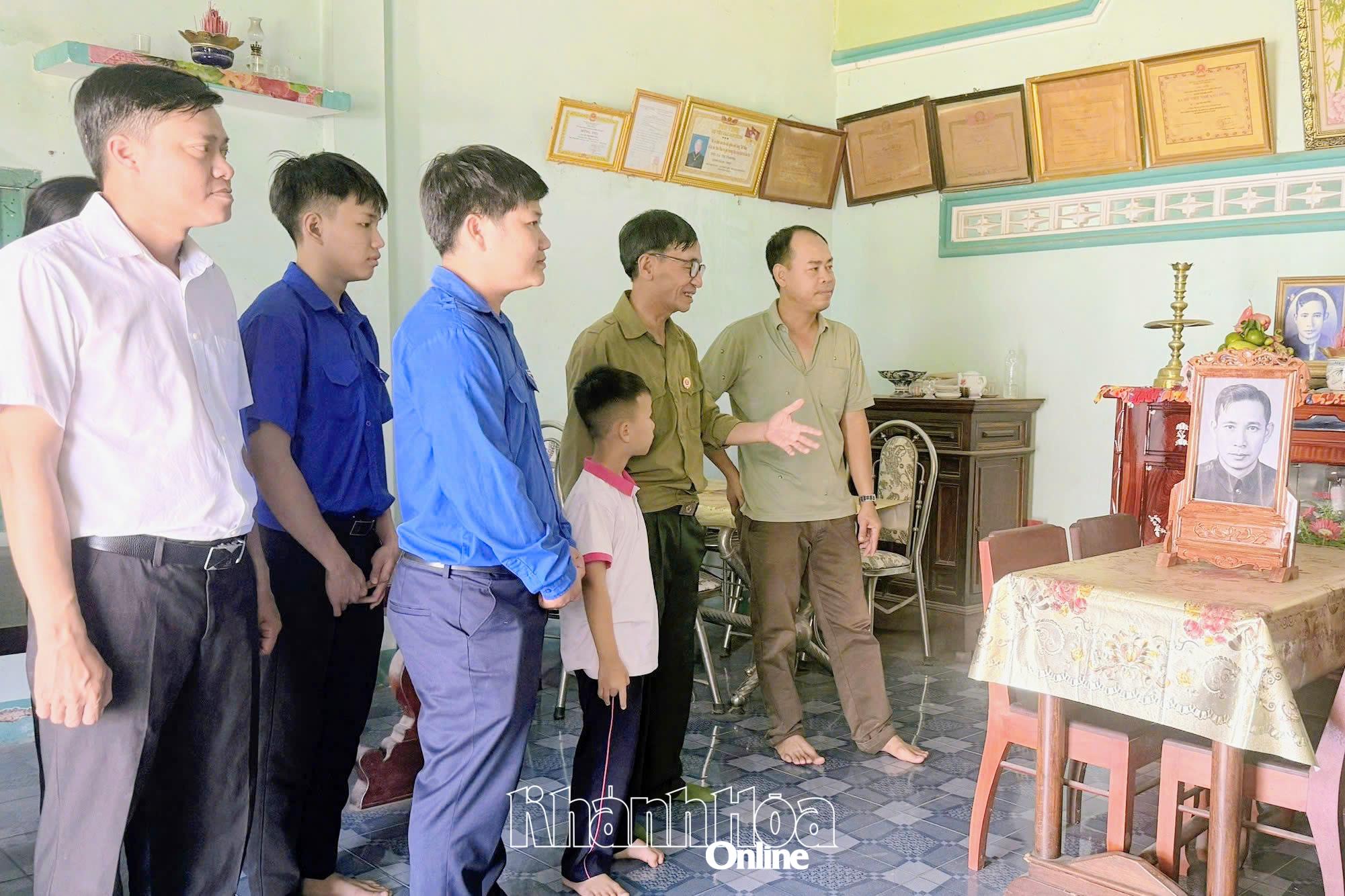 liệt sĩ Huỳnh Cầm.