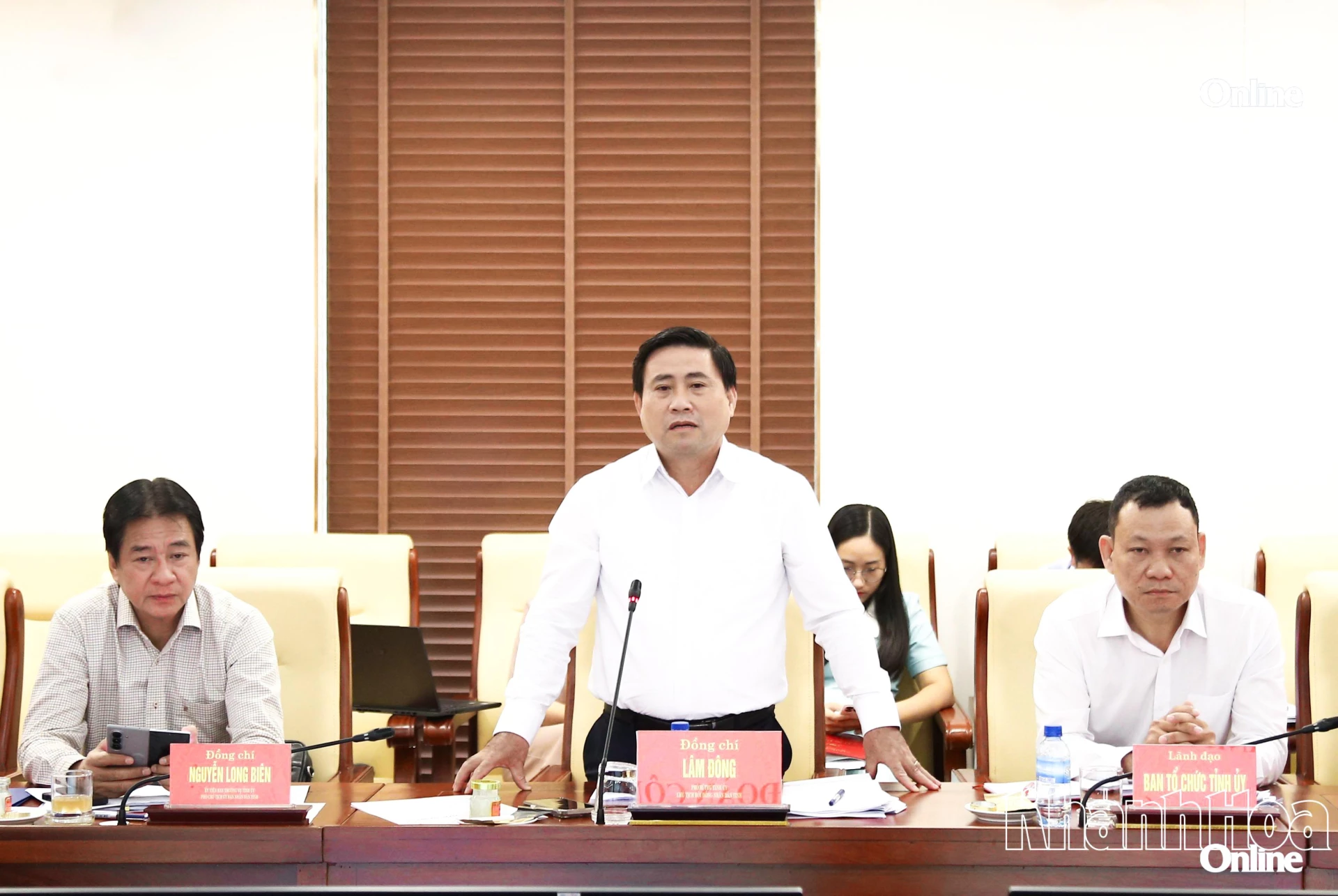 Đồng chí Lâm Đông phát biểu tại buổi làm việc. 