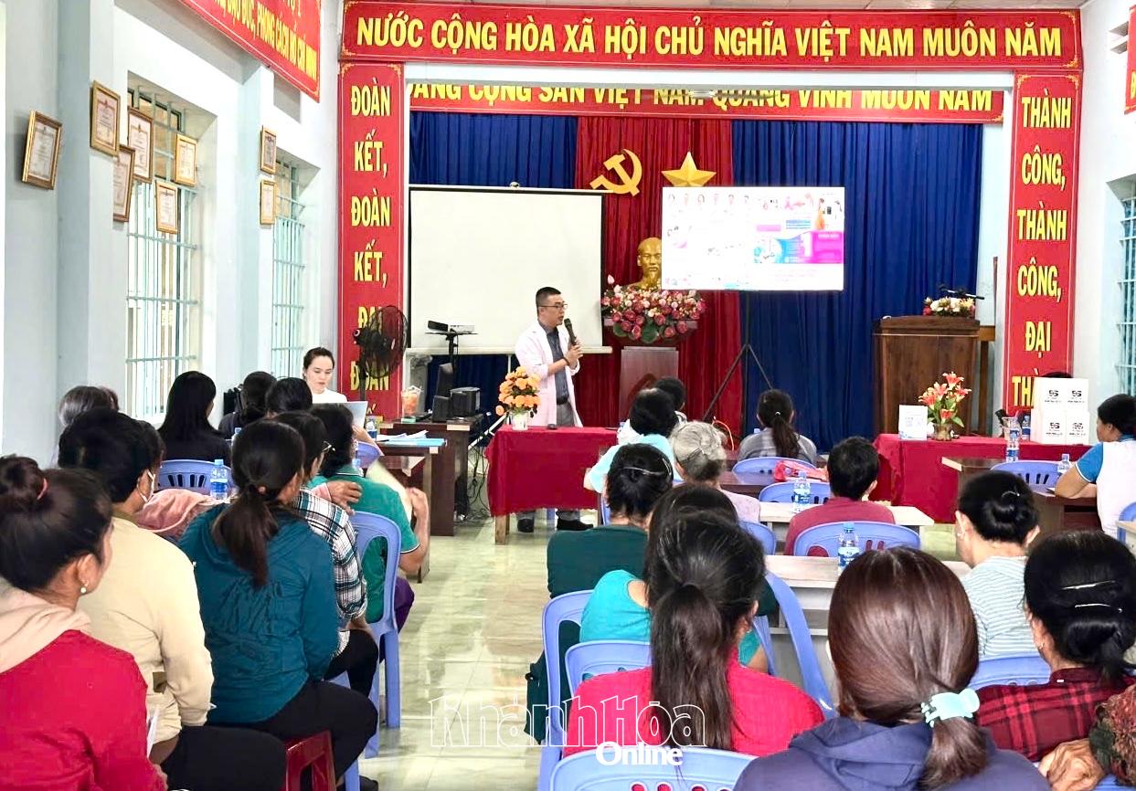 Bệnh viện 22-12 tư vấn chăm sóc sức khỏe cho phụ nữ xã Vạn Hưng