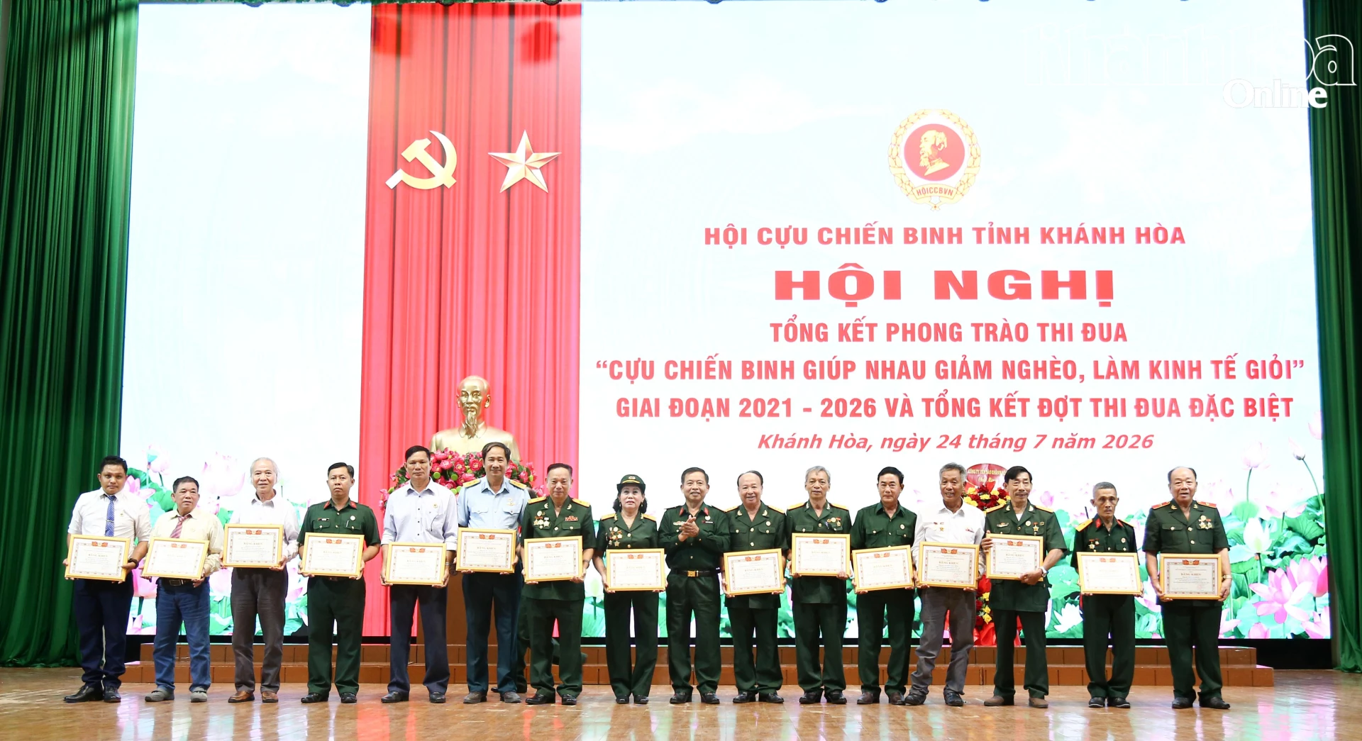 Các cá nhân có thành tích xuất sắc được Hội Cựu chiến binh tỉnh khen thưởng